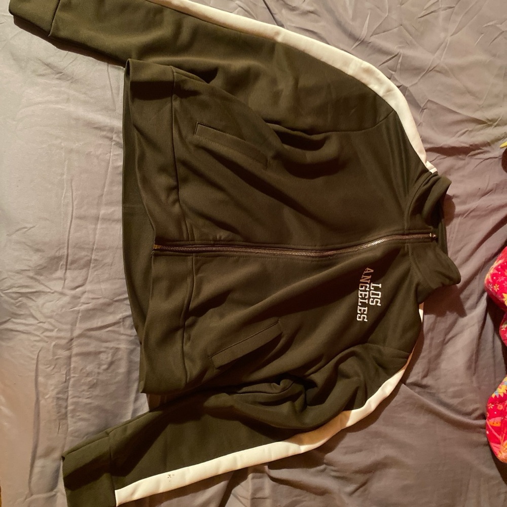 xl green and white cropped jacket orange kiss